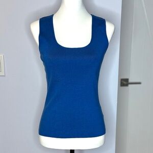 Carlisle Collection Royal blue silk blend shell.  Size M. Excellent condition!